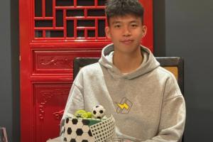 生日快乐王钰栋19岁生日社媒晒照 本赛季30场12球+本土射手王